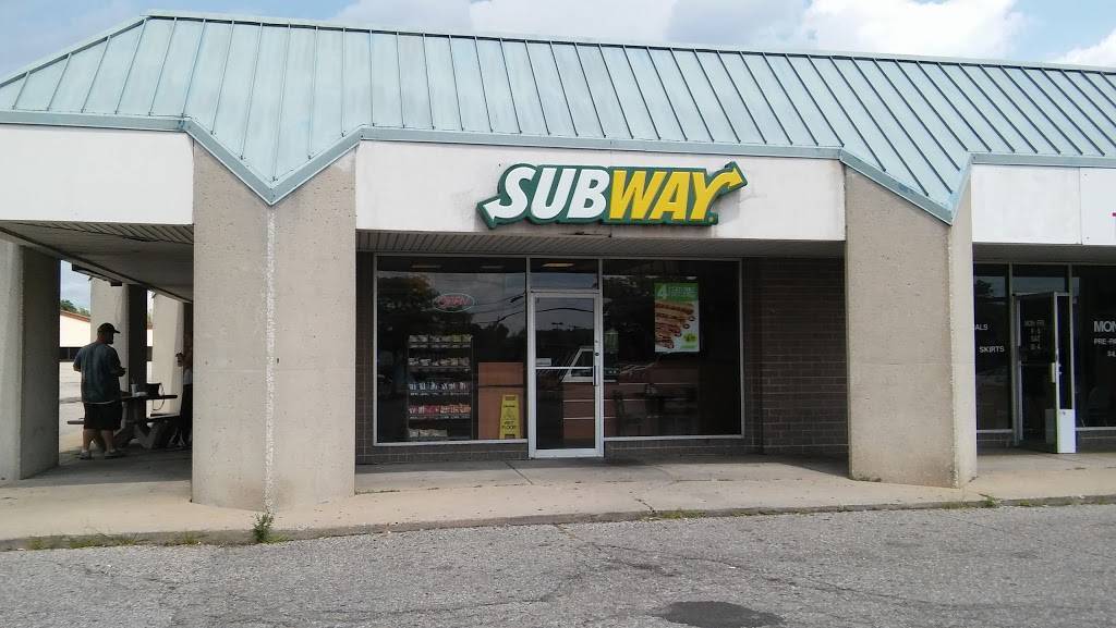 Subway | restaurant | 1122 W Holmes Rd, Lansing, MI 48910, USA | 5173932996 OR +1 517-393-2996