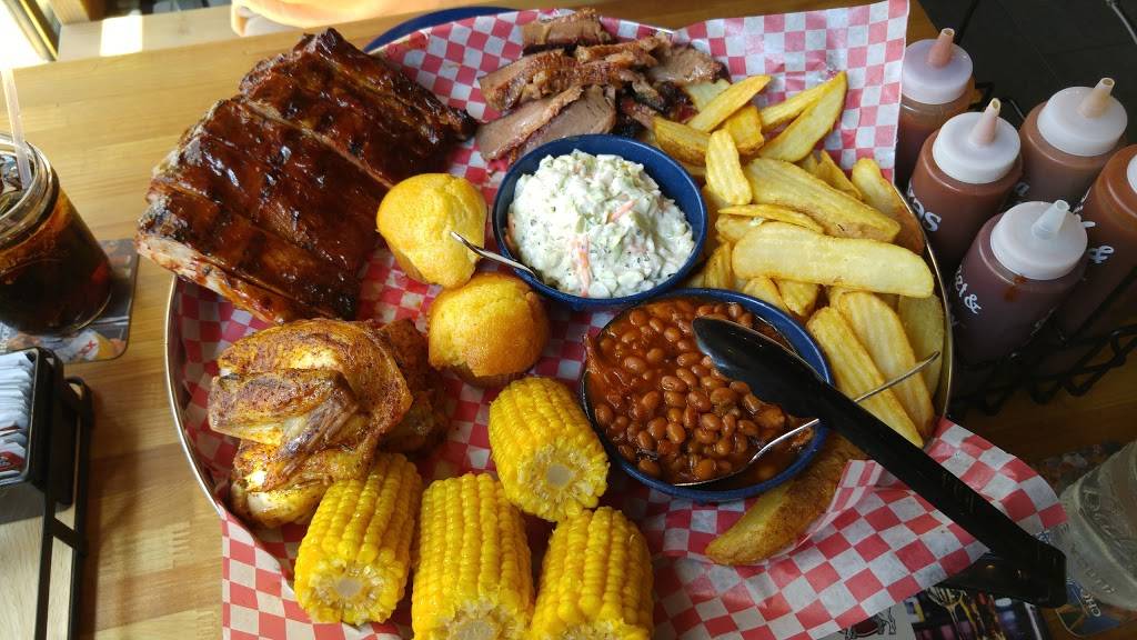 Famous Daves | restaurant | 13122 Jamboree Rd, Irvine, CA 92602, USA | 7144629179 OR +1 714-462-9179