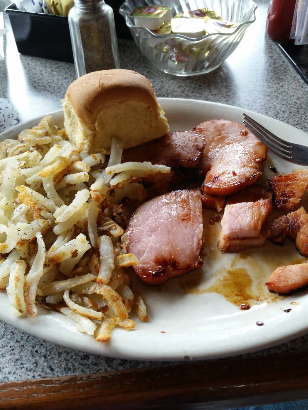 Julies Cafe & Catering | cafe | 2130 Velp Ave, Green Bay, WI 54303, USA | 9204944585 OR +1 920-494-4585