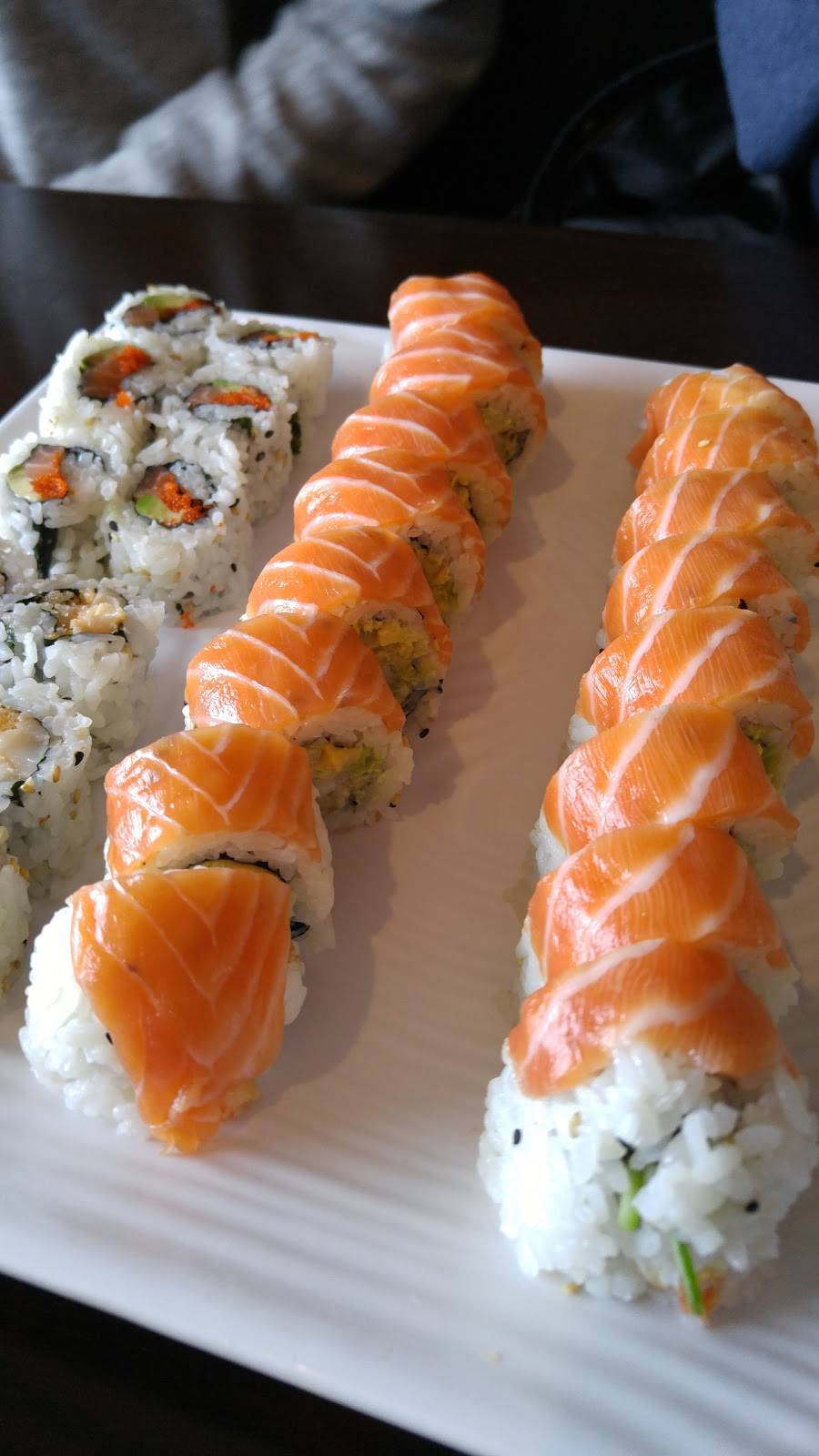 Mika Sushi | restaurant | 575 River Glen Blvd, Oakville, ON L6H 6X6, Canada | 9052571288 OR +1 905-257-1288