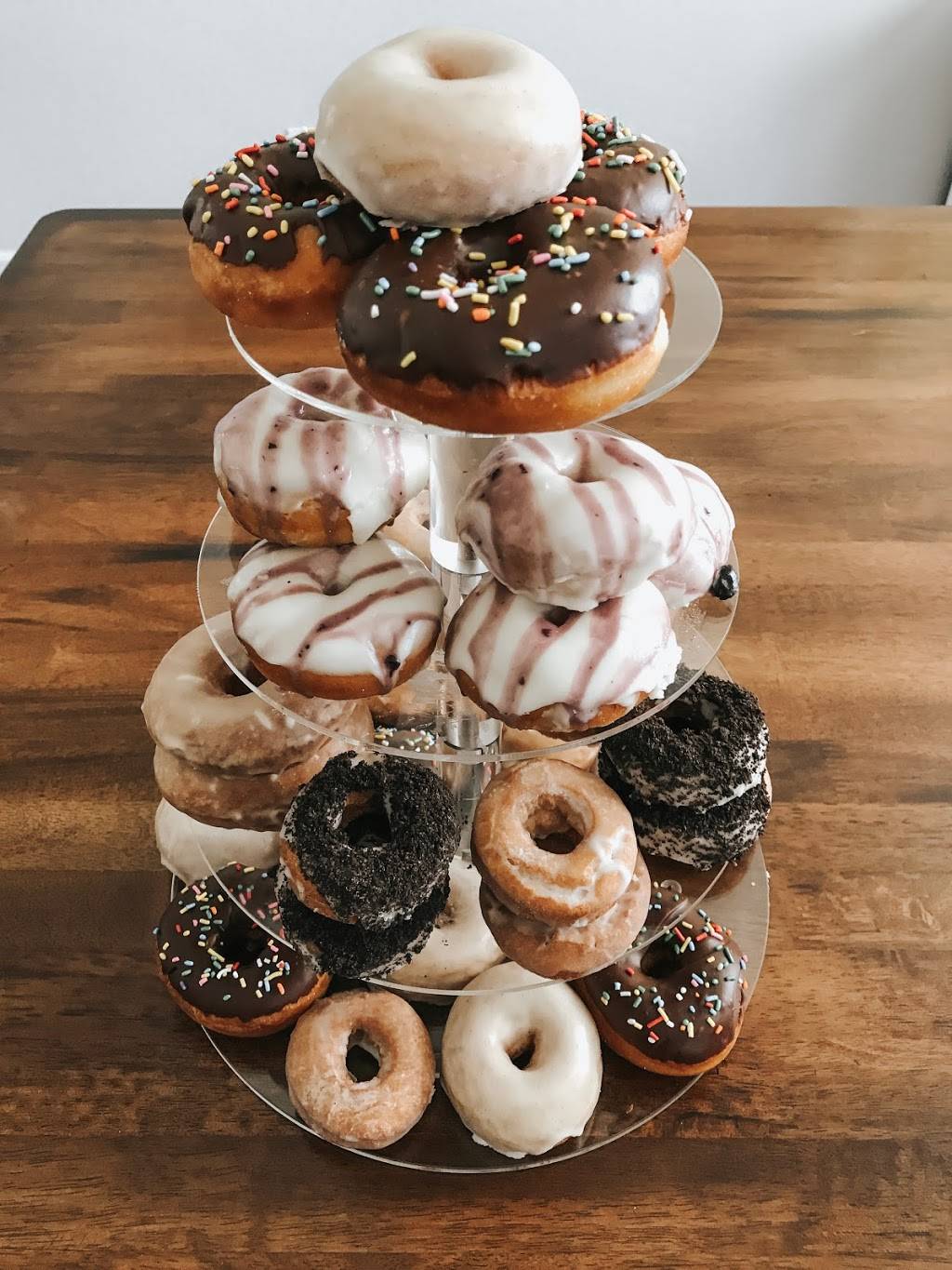 CRAFT Donuts + Coffee at the Metra Station | bakery | 1501 Miner St, Des Plaines, IL 60016, USA | 8472612816 OR +1 847-261-2816