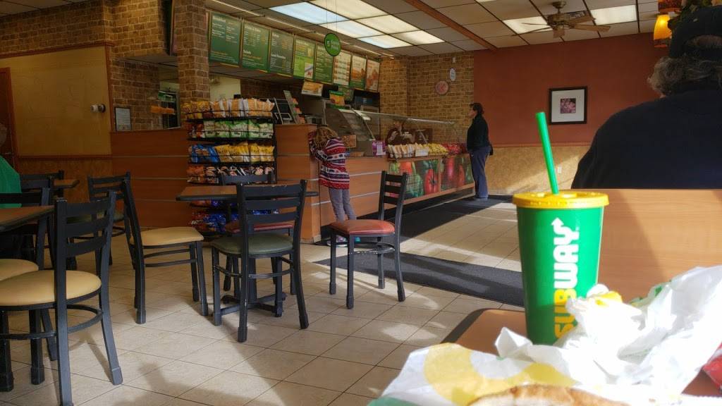 Subway | restaurant | 159 Pearl St, Essex Junction, VT 05452, USA | 8028729669 OR +1 802-872-9669