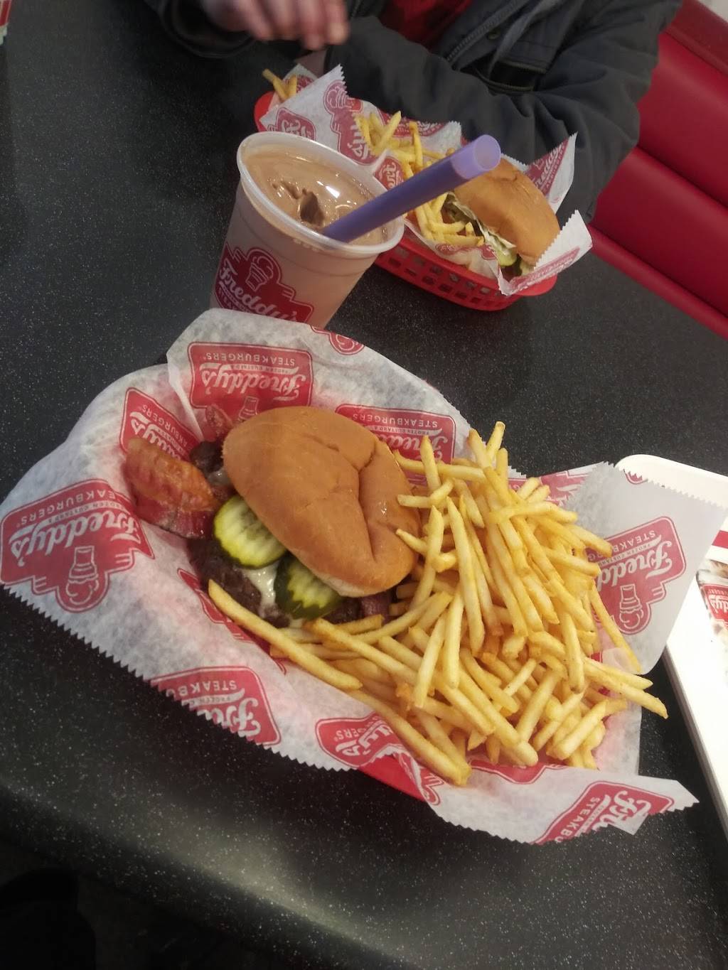 Freddys Frozen Custard & Steakburgers | restaurant | 7614 Chapman Hwy #100, Knoxville, TN 37920, USA | 8653129691 OR +1 865-312-9691