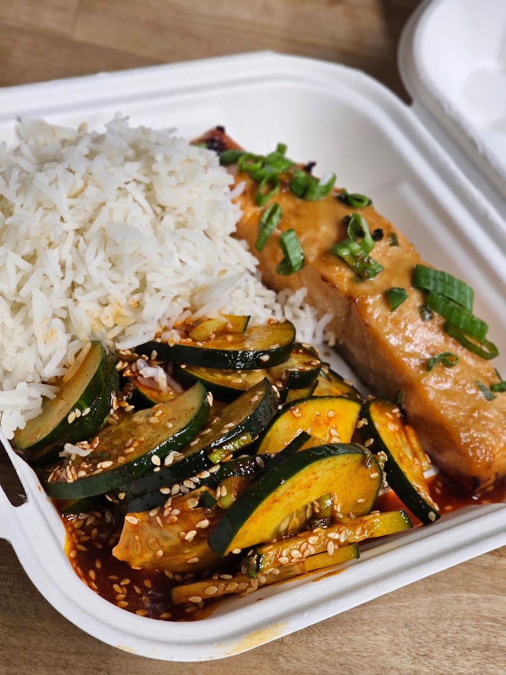 Lay Vince | restaurant | 540 S Indian Canyon Dr, Palm Springs, CA 92264, USA | 7605347362 OR +1 760-534-7362