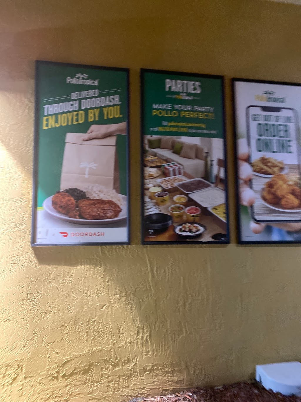 Pollo Tropical | restaurant | 581 NW 57th Ave, Miami, FL 33126, USA | 3052656101 OR +1 305-265-6101