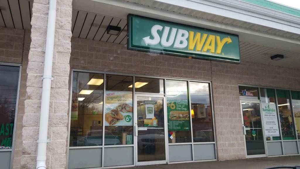 Subway Restaurants | restaurant | 1053 US-202, Branchburg, NJ 08876, USA | 9085959990 OR +1 908-595-9990