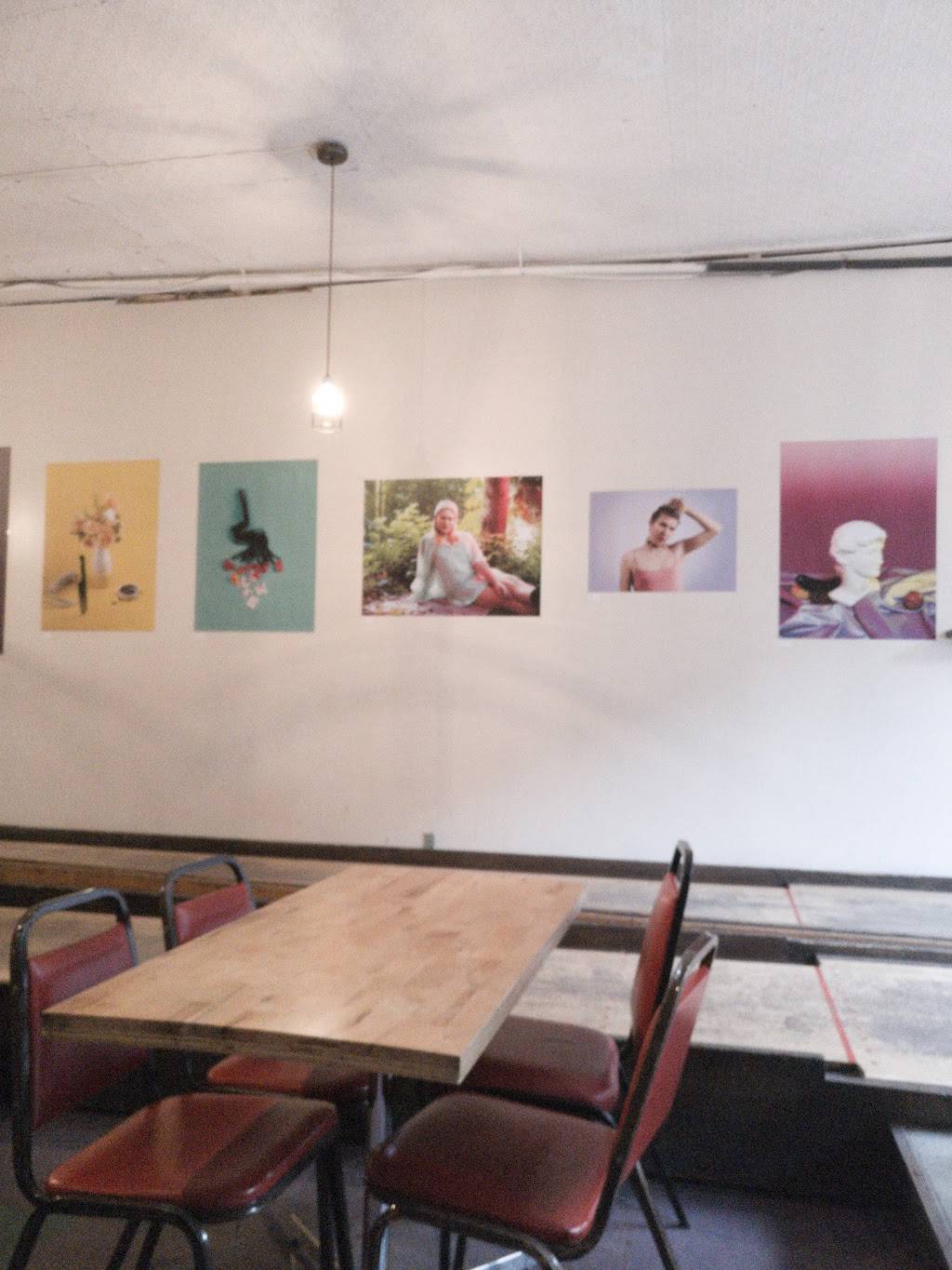 Bar Notre-Dame-Des-Quilles | restaurant | 32 Rue Beaubien E, Montréal, QC H2S 1P8, Canada | 5145071313 OR +1 514-507-1313