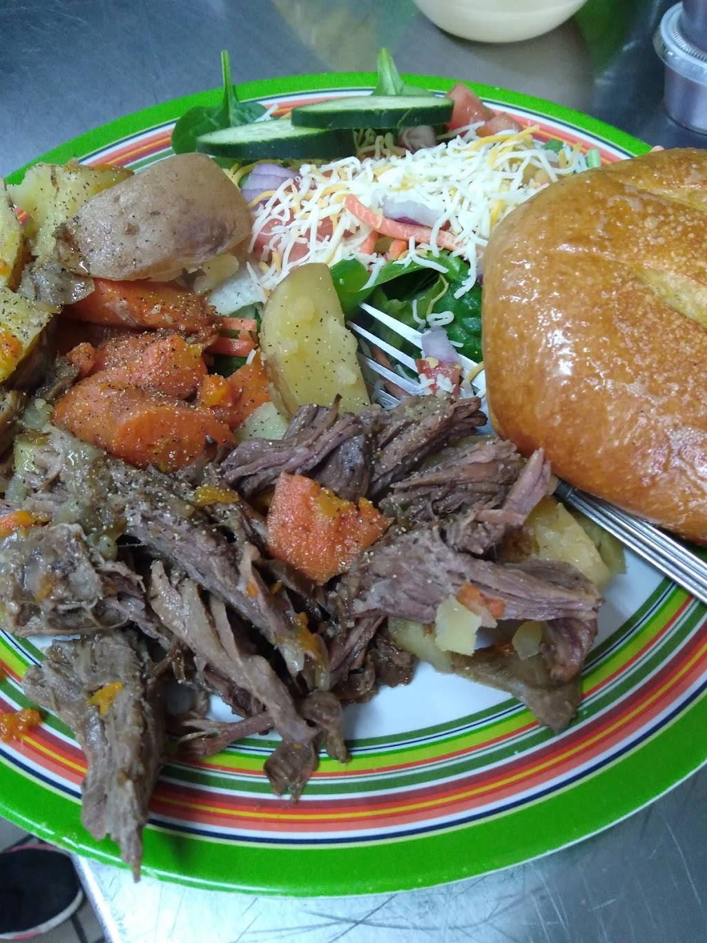 Kimbers Korner Eatery | restaurant | 125 N Broad St, Scottsboro, AL 35768, USA | 2569990932 OR +1 256-999-0932