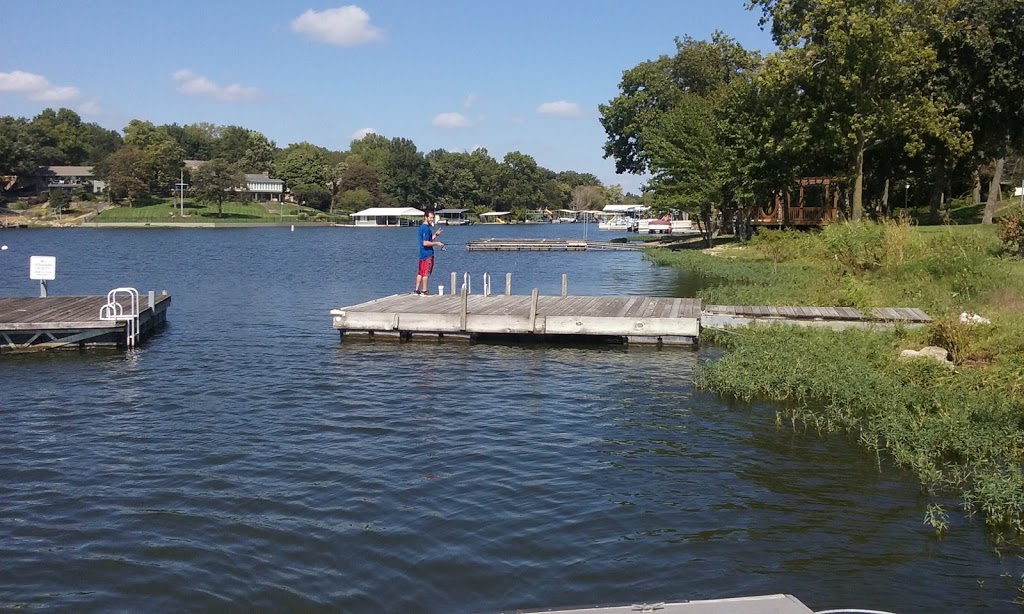 Arrowhead Yacht Club | restaurant | 396 Winnebago Dr, Greenwood, MO 64034, USA | 8165376944 OR +1 816-537-6944