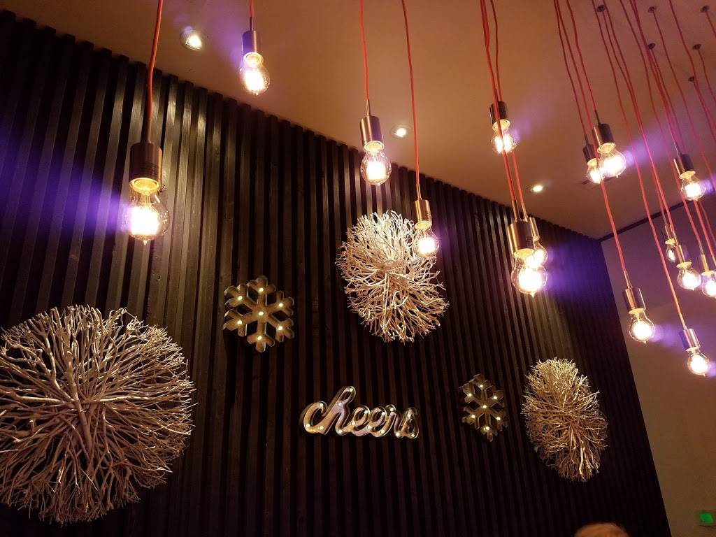 THE|COMMONS | restaurant | 49 W 10th St, Tracy, CA 95376, USA | 2098355040 OR +1 209-835-5040