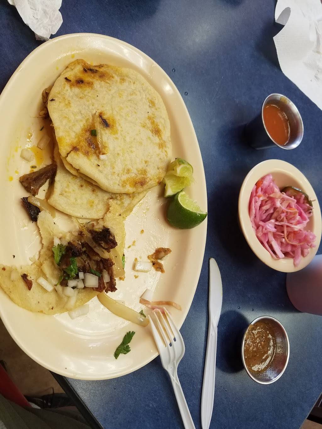 Guanaquitas Tacos y Pupusas | restaurant | 2405 E Plano Pkwy, Plano, TX 75074, USA | 2145315493 OR +1 214-531-5493