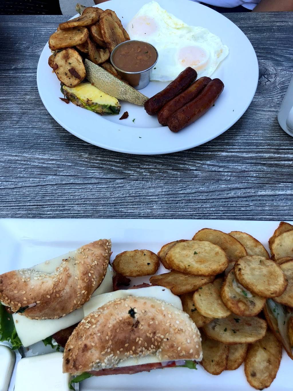 Petinos | restaurant | 1076 Boulevard du Grand Héron, Saint-Jérôme, QC J7Y 5K8, Canada | 4504320003 OR +1 450-432-0003