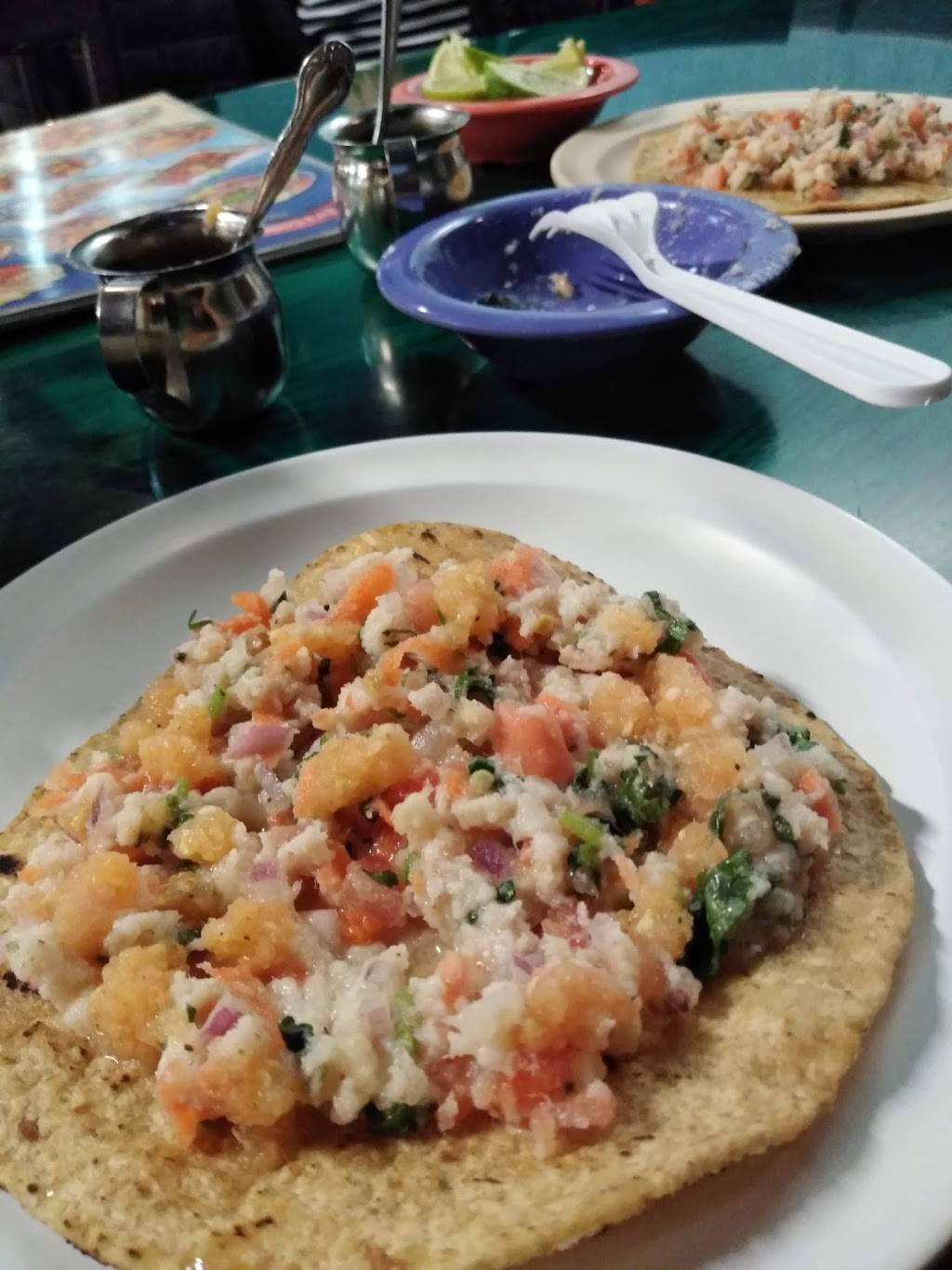 Las Islitas Seafood & Mexican Restaurant | restaurant | 2446 S Western Ave, Chicago, IL 60608, USA | 7733760610 OR +1 773-376-0610