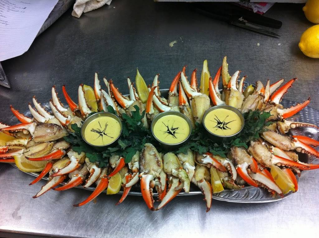 The Striped Rock Restaurant | restaurant | 14470 Solomons Island Rd S, Solomons, MD 20688, USA | 4103262424 OR +1 410-326-2424