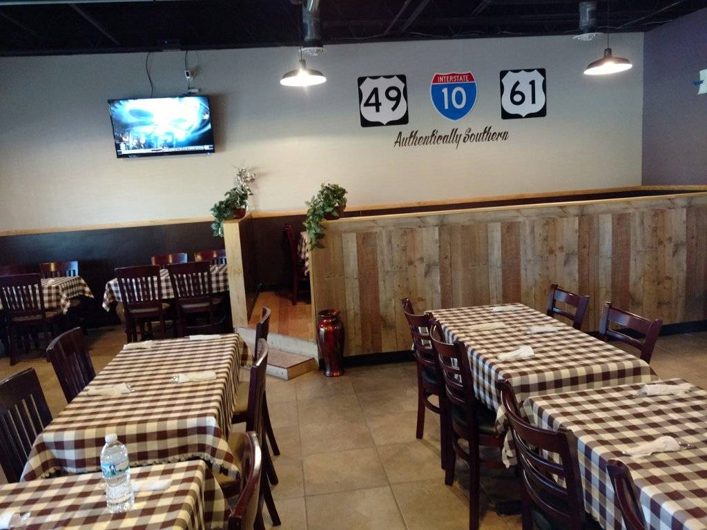Moja Southern Kitchen & Catering | restaurant | 301 N MacArthur Hwy, Peoria, IL 61605, USA | 3098392086 OR +1 309-839-2086