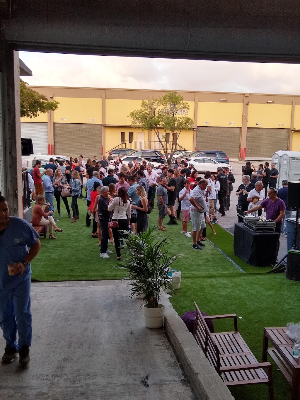 Prision Pals Brewing Co. | restaurant | 8302 NW 14th St, Doral, FL 33126, USA | 3054872780 OR +1 305-487-2780