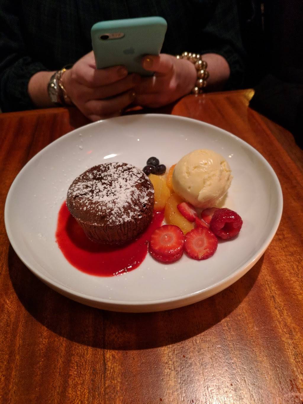 River Oaks Restaurant | restaurant | 5871 Poplar Ave, Memphis, TN 38119, USA | 9016839305 OR +1 901-683-9305