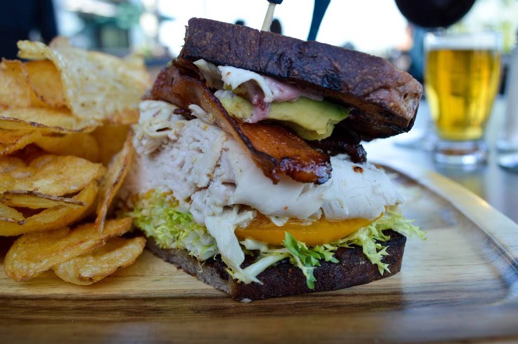 Canyons Restaurant | restaurant | 5800 The Crossings Dr, Carlsbad, CA 92008, USA | 7604441888 OR +1 760-444-1888