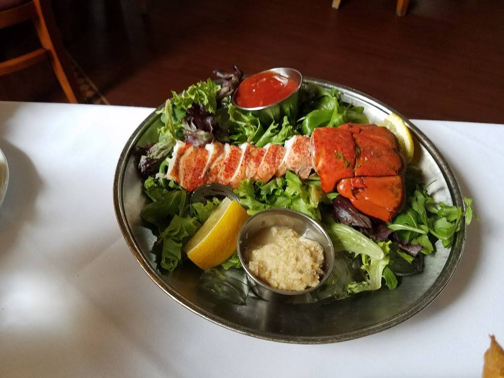 The Stone House at Clove Lakes | restaurant | 1150 Clove Rd, Staten Island, NY 10301, USA | 7184423600 OR +1 718-442-3600