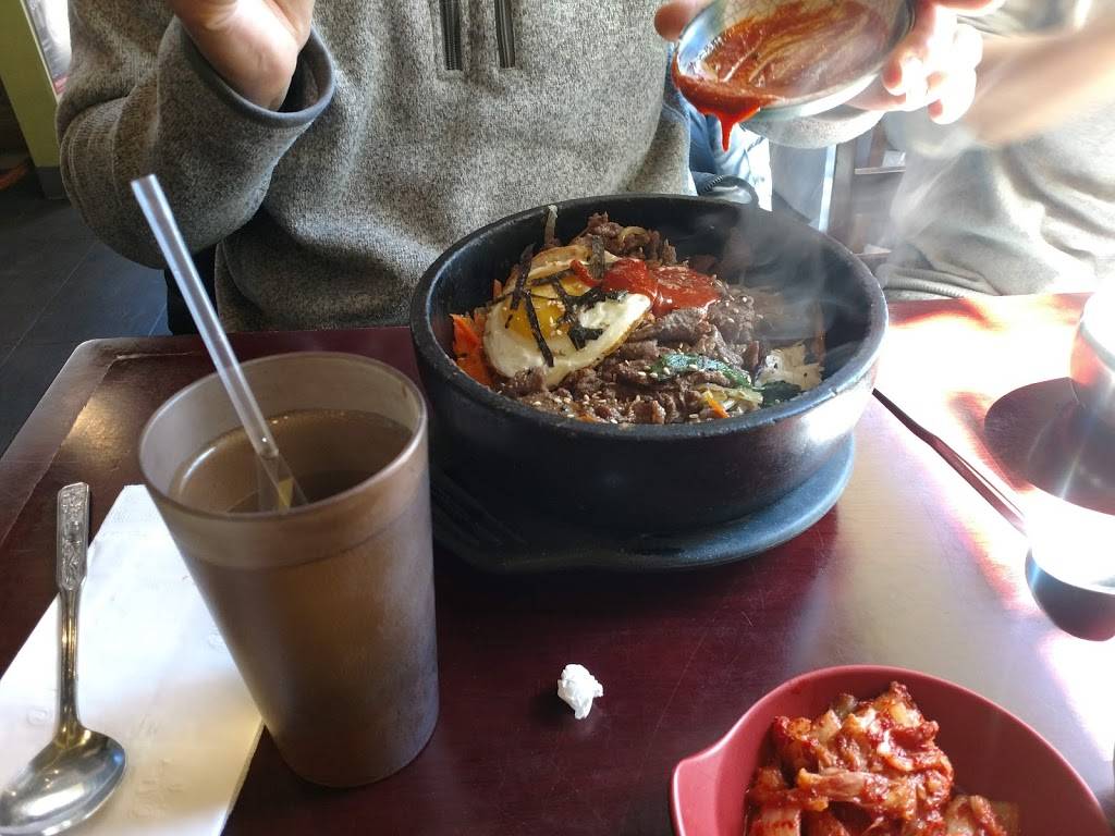 U-Town | restaurant | 110 S 40th St, Philadelphia, PA 19104, USA | 2153821110 OR +1 215-382-1110