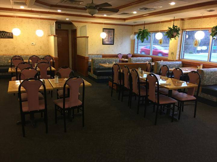Country House Restaurant | restaurant | 10 3rd St, Lasalle, IL 61301, USA | 8154105054 OR +1 815-410-5054