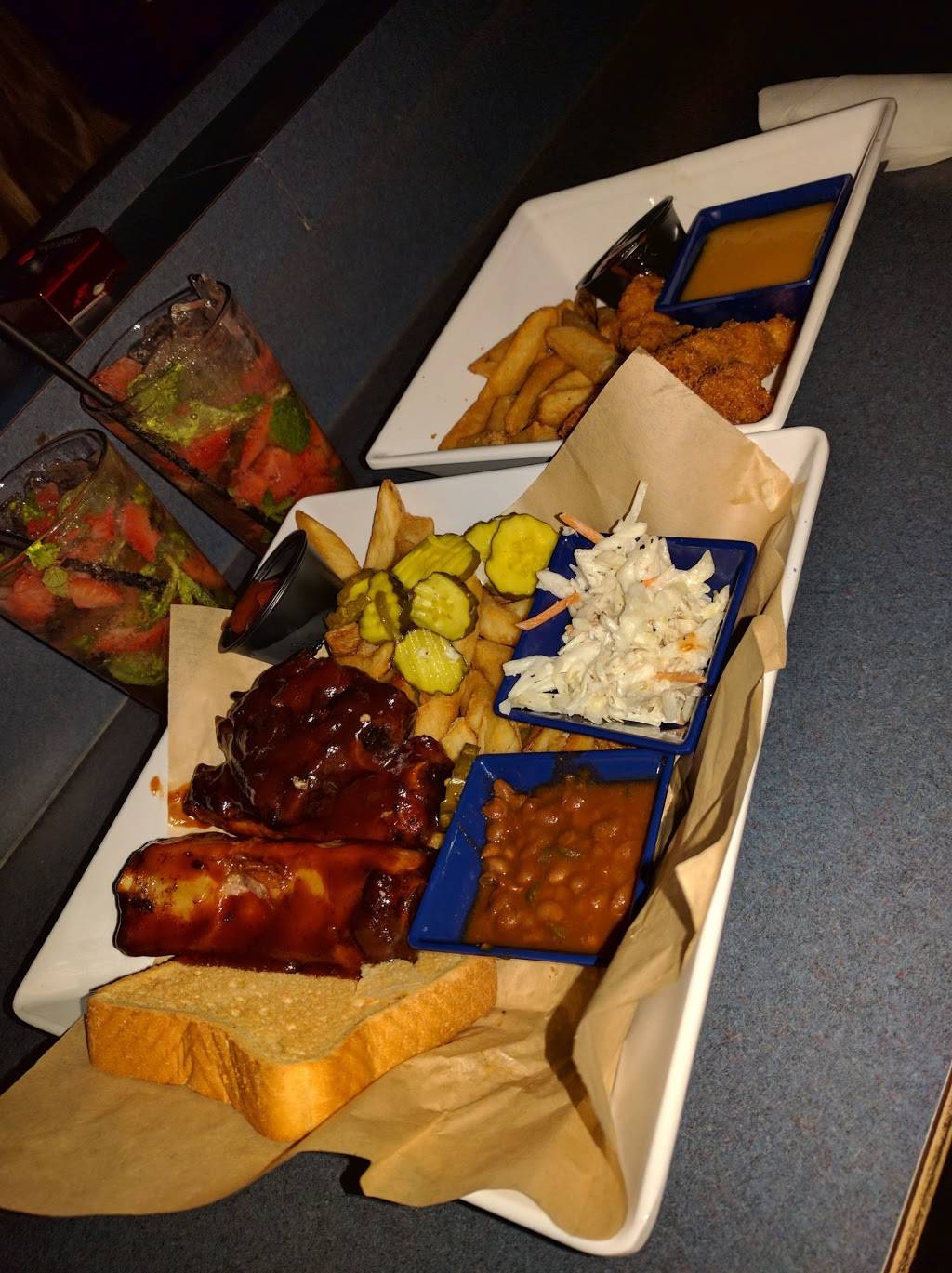 Studio Movie Grill | restaurant | 11170 N Central Expy, Dallas, TX 75243, USA | 4694058523 OR +1 469-405-8523