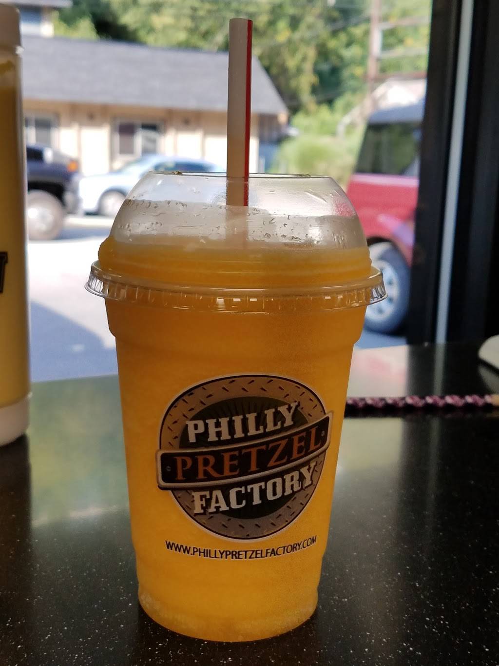 Philly Pretzel Factory | bakery | 2311 Babcock Blvd, Pittsburgh, PA 15237, USA | 4124083375 OR +1 412-408-3375