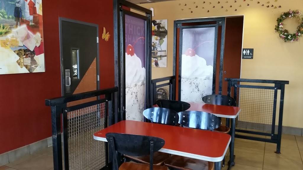 Jack in the Box | restaurant | 440 E Southern Ave, Mesa, AZ 85204, USA | 4809621938 OR +1 480-962-1938