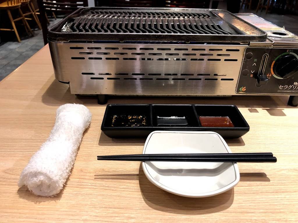 Sizzle | restaurant | 2250 Kalakaua Ave #1, Honolulu, HI 96815, USA | 8087772233 OR +1 808-777-2233