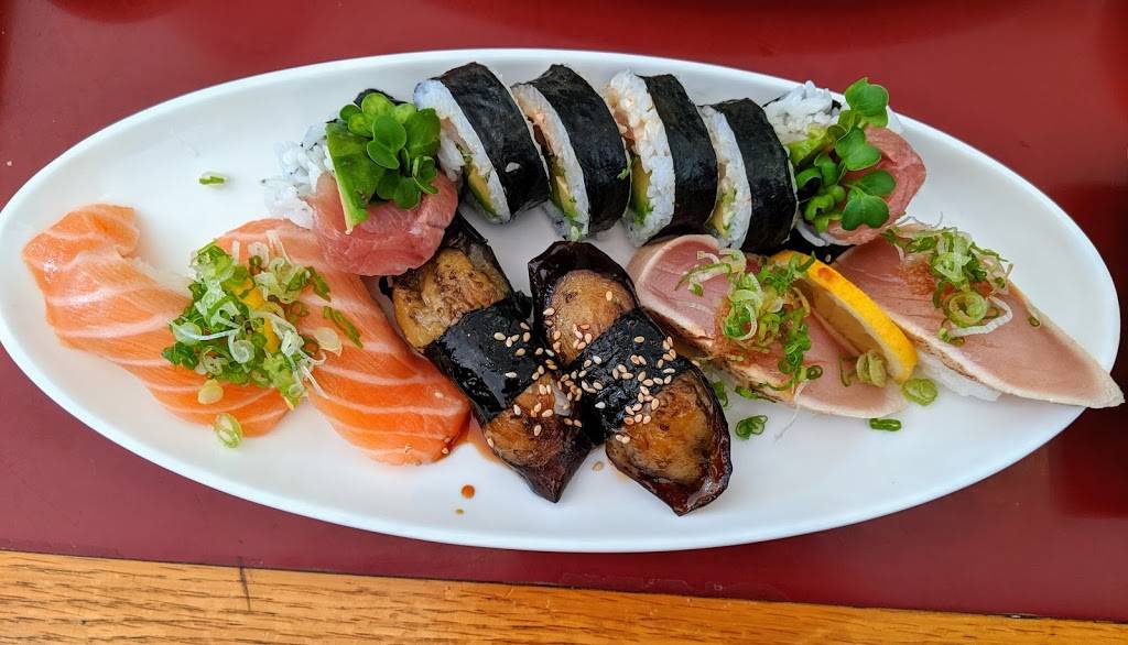 Sushi Zone | restaurant | 1815 Market St #5, San Francisco, CA 94103, USA | 4156211114 OR +1 415-621-1114