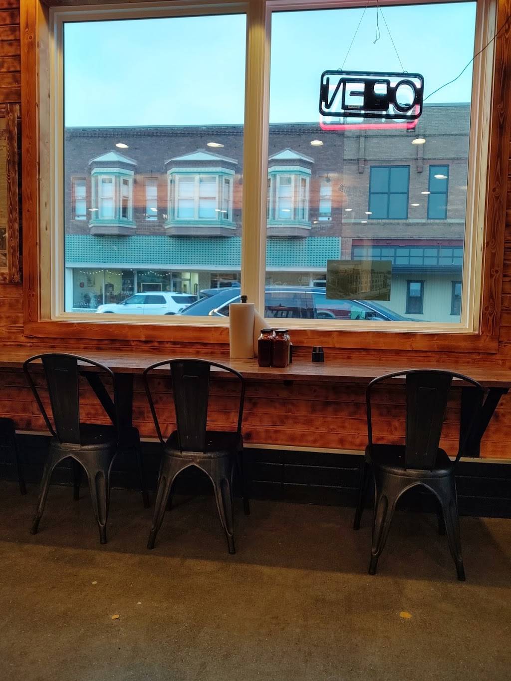 Iowa Barbeque Company | restaurant | 100 Plymouth St W, Le Mars, IA 51031, USA | 7125416606 OR +1 712-541-6606