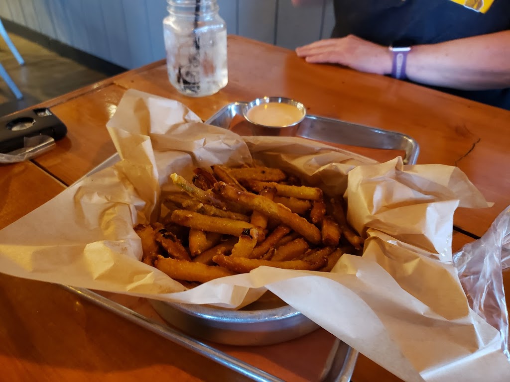 Bootleggers BBQ | restaurant | 1464 Gibson Ave, West Plains, MO 65775, USA | 4172044515 OR +1 417-204-4515