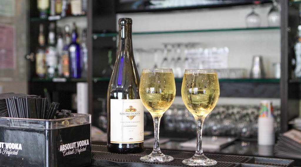 Aryana Restaurant & Bar | restaurant | 1401 Carmelo Dr, Oceanside, CA 92054, USA | 7602317000 OR +1 760-231-7000