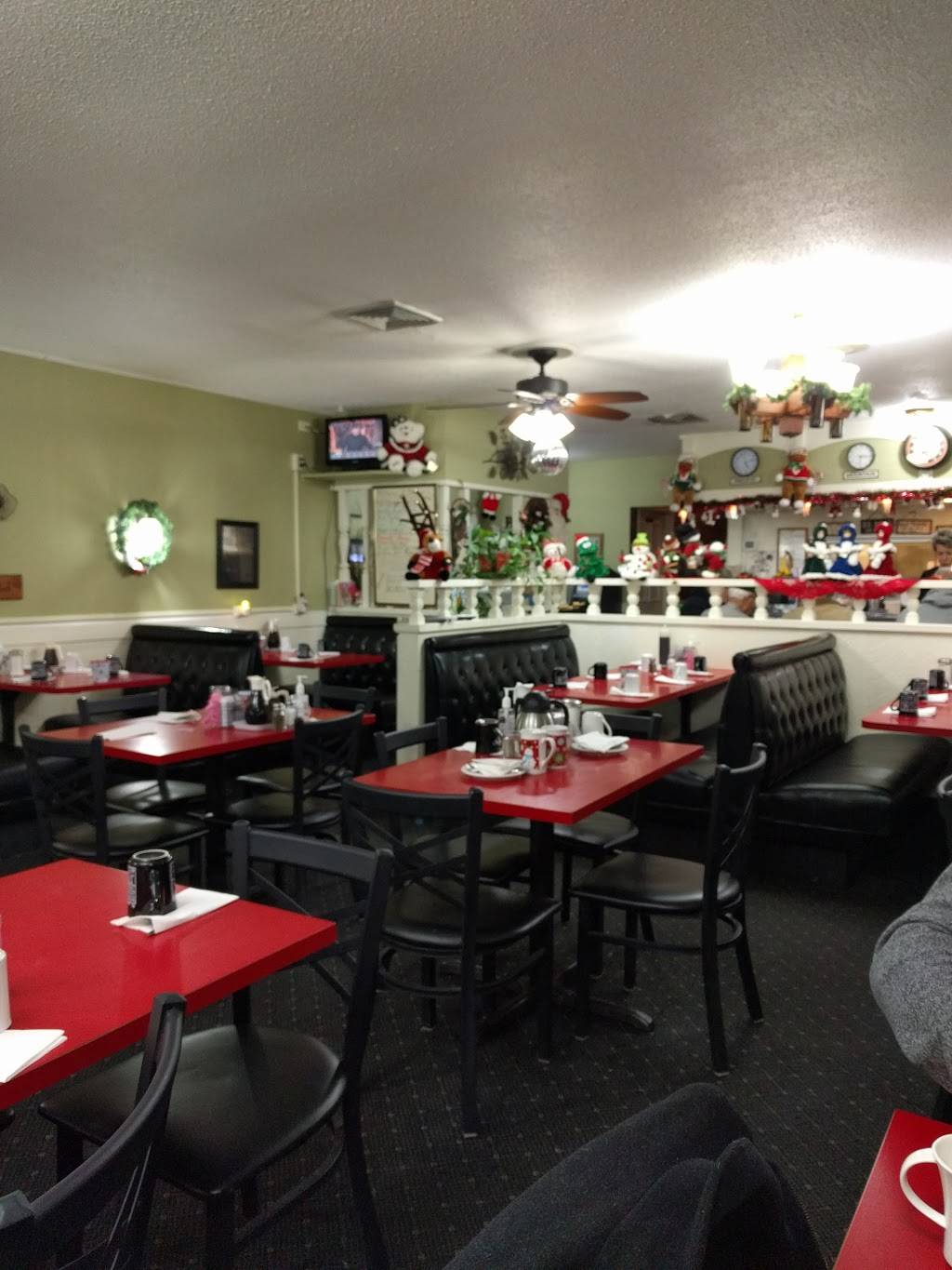 Maxines | restaurant | 1721 S Main St, Rice Lake, WI 54868, USA | 7152341662 OR +1 715-234-1662