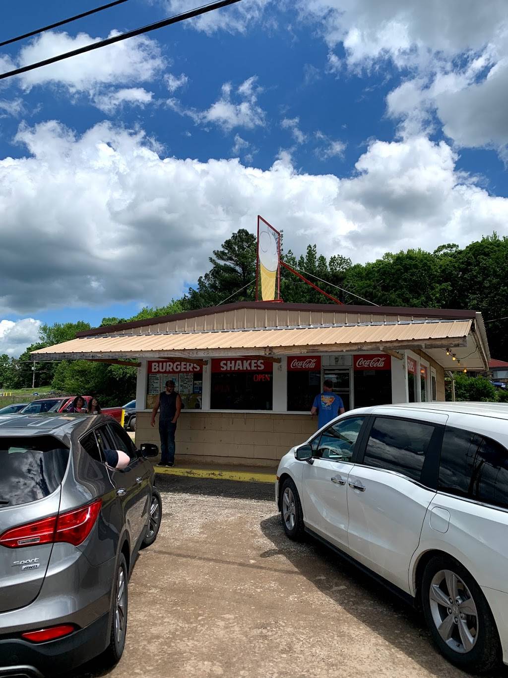 Dairy Dream | restaurant | 1600 US-71, Mountainburg, AR 72946, USA | 4793692295 OR +1 479-369-2295