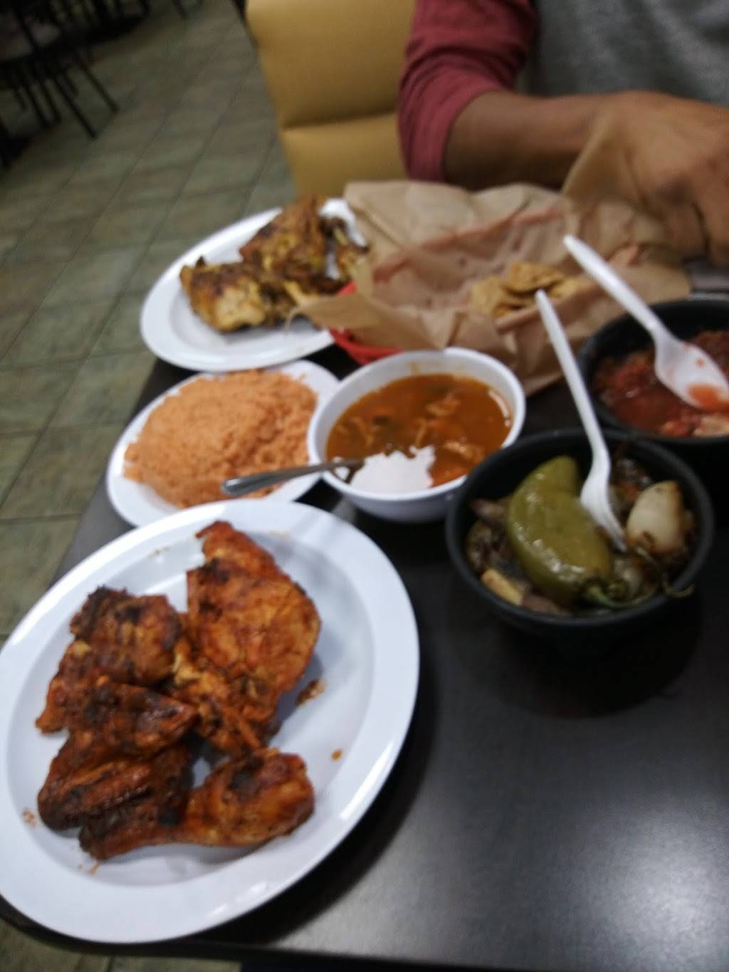 Pollo Asil Rosarito Centro | restaurant | Blvd. Benito Juárez 272, Predios Urbanos, 22710 Rosarito, B.C., Mexico | 016646842204 OR +52 664 684 2204