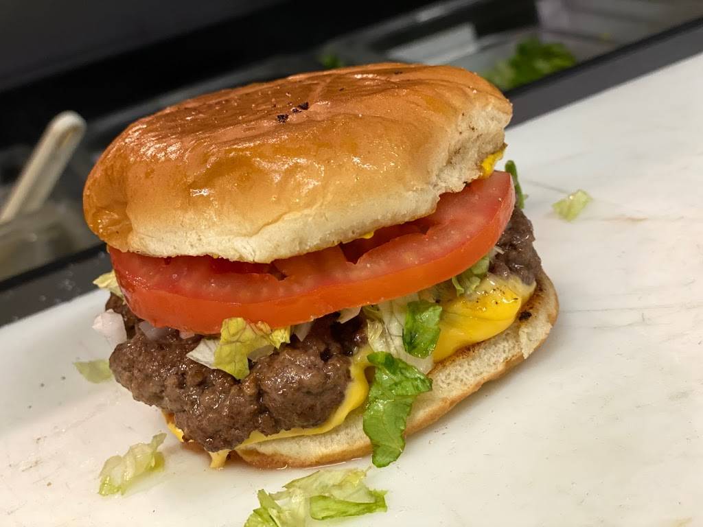 Barbed Wire Burger Co | restaurant | 11089 New Sulphur Springs Rd, San Antonio, TX 78263, USA | 2102841539 OR +1 210-284-1539