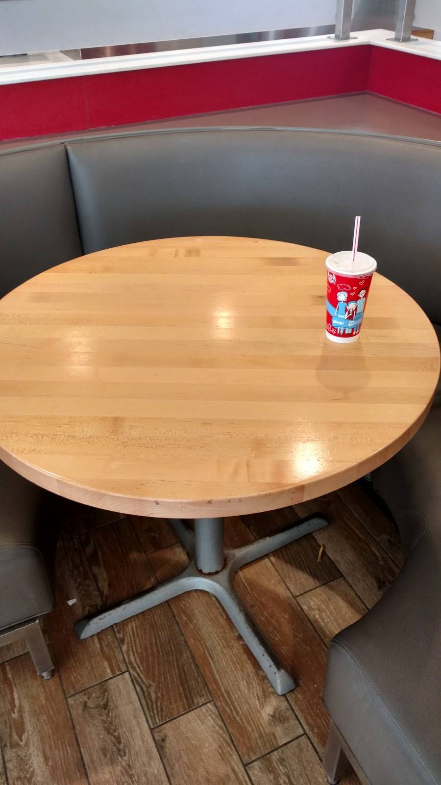 Wendys | restaurant | 1340 Springfield St, Feeding Hills, MA 01030, USA | 4132766488 OR +1 413-276-6488