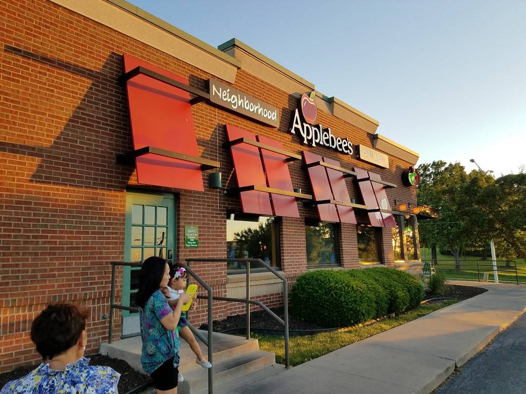 Applebees Grill + Bar | restaurant | 1501 NE Douglas St, Lees Summit, MO 64086, USA | 8162466188 OR +1 816-246-6188