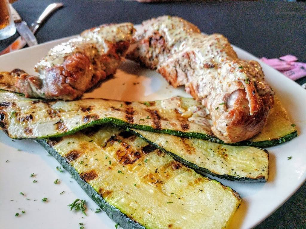 Graffitis Restaurant | restaurant | 101 Court Square, Lincolnton, NC 28092, USA | 7042409218 OR +1 704-240-9218