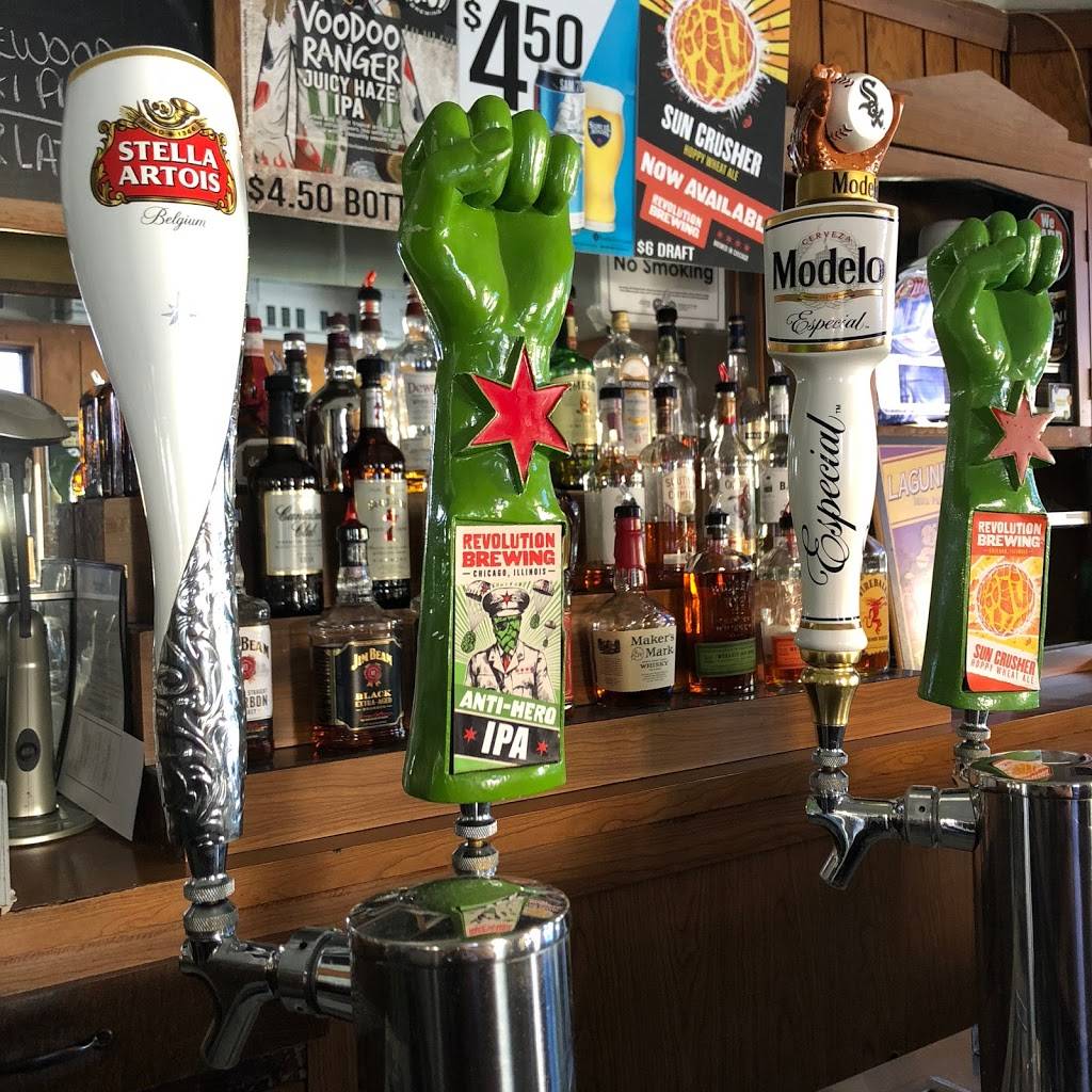 Martins Corner | restaurant | 2058 W 22nd Pl, Chicago, IL 60608, USA | 7738475515 OR +1 773-847-5515