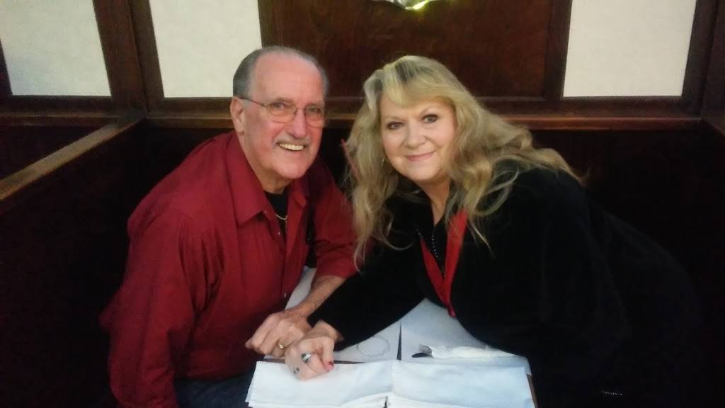 Andresens Cafe | restaurant | 215 E Broadway Blvd, Johnston City, IL 62951, USA | 6189838497 OR +1 618-983-8497