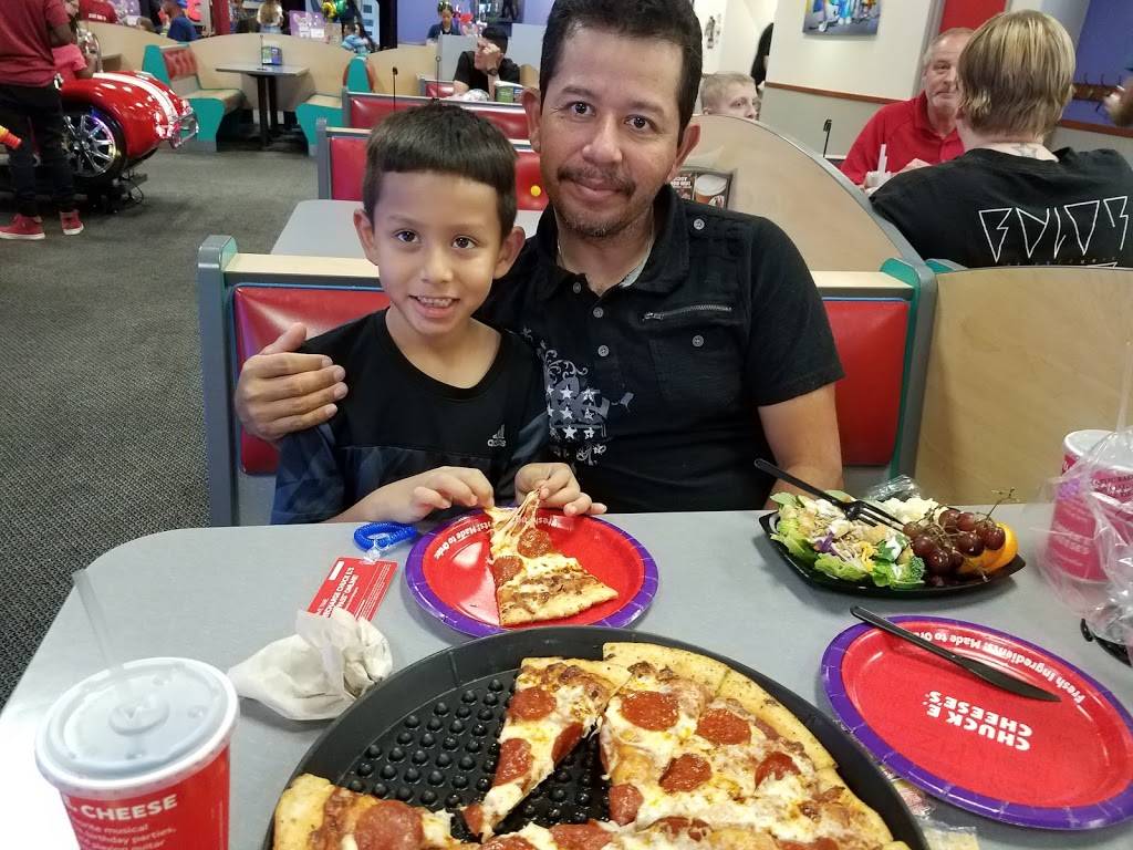 Chuck E. Cheese | restaurant | 5020 S Cleveland Ave, Fort Myers, FL 33907, USA | 2393340563 OR +1 239-334-0563