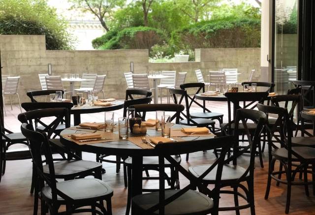 Sky55 bar and grill | restaurant | 55 Water St, New York, NY 10041, USA | 6465906556 OR +1 646-590-6556