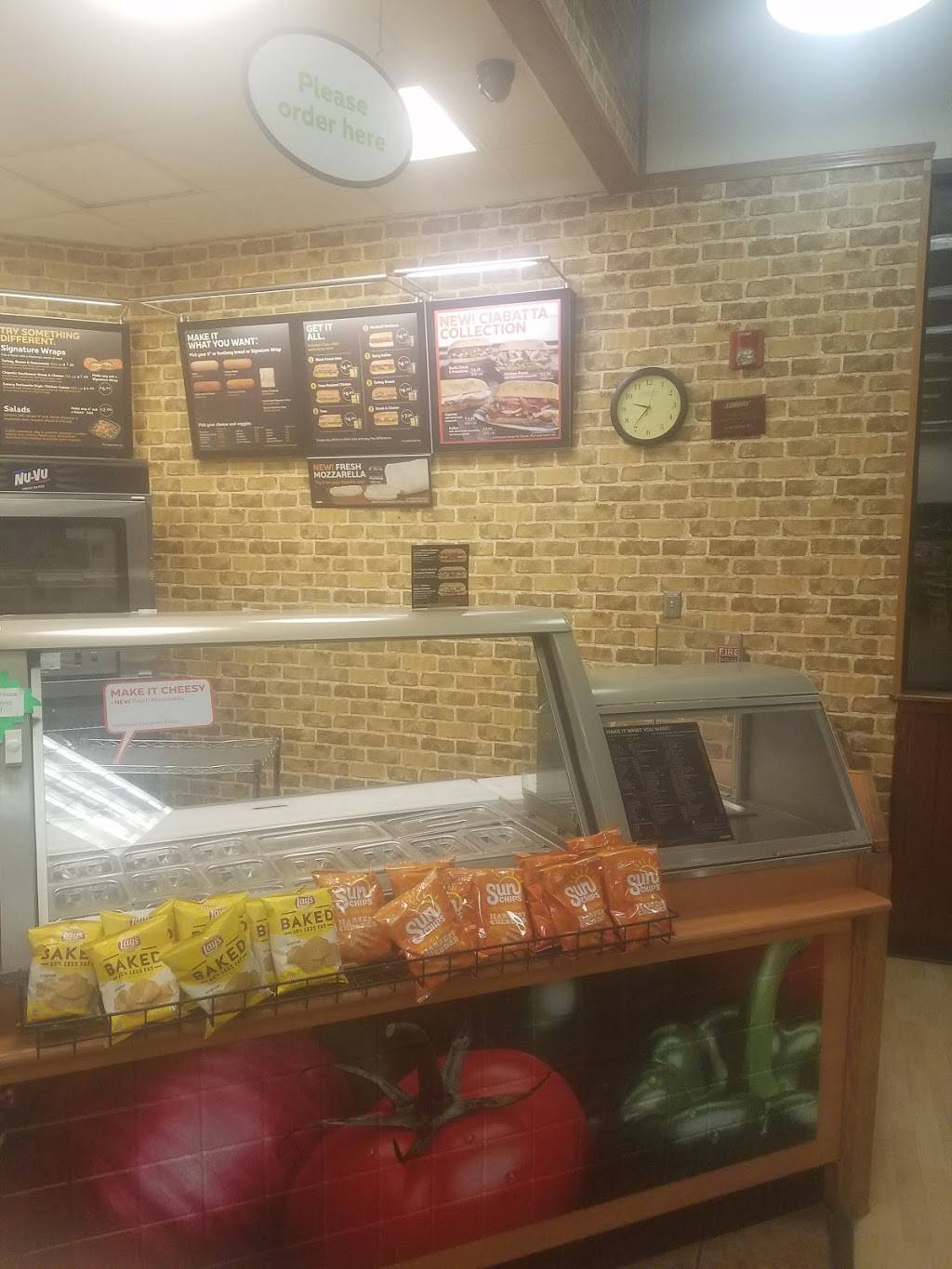 Subway | restaurant | 2184 Hollywood Dr, Jackson, TN 38305, USA | 7316646644 OR +1 731-664-6644