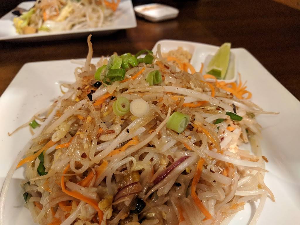 Sukothai Restaurant | restaurant | 2055 Winston Park Dr, Oakville, ON L6H 6P5, Canada | 9058299978 OR +1 905-829-9978