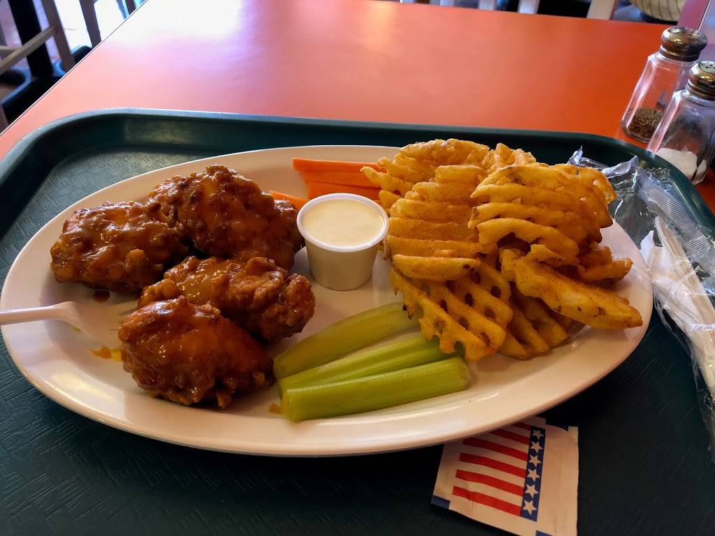 Atomic Wings | restaurant | 2090 Frederick Douglass Blvd, New York, NY 10026, USA | 2126662904 OR +1 212-666-2904