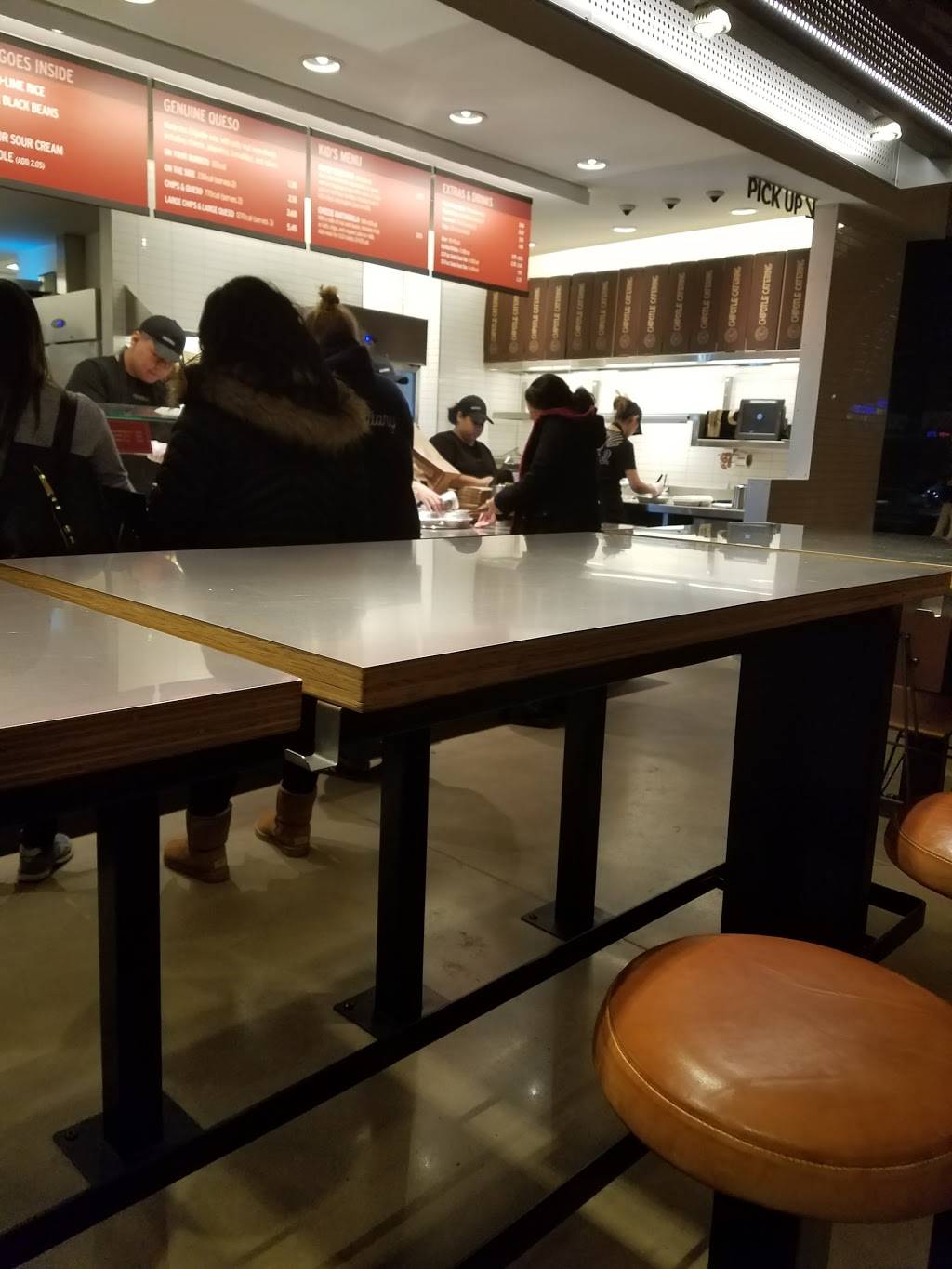 Chipotle Mexican Grill | restaurant | 1926 Daniel Stuart Square, Woodbridge, VA 22191, USA | 7034926590 OR +1 703-492-6590