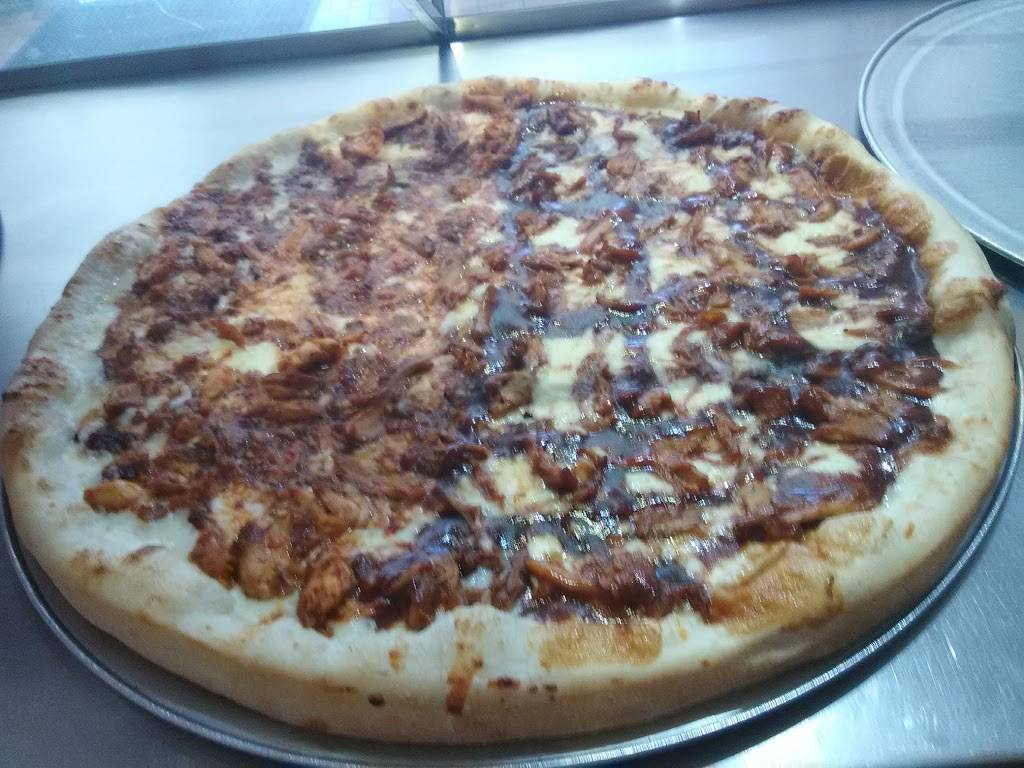 Crown Fried Chicken & Pizza | restaurant | 963 Fulton St, Brooklyn, NY 11238, USA | 7182303000 OR +1 718-230-3000