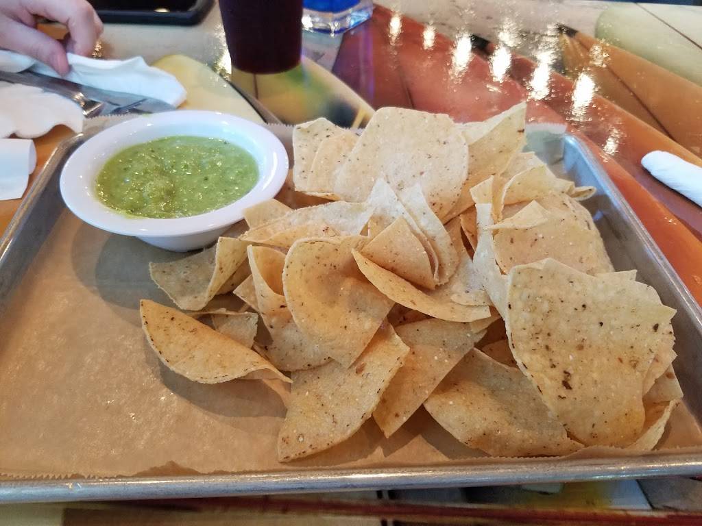 Big Kahuna Atlanta | restaurant | 303 Peachtree Center Ave NE, Atlanta, GA 30303, USA | 4043430409 OR +1 404-343-0409